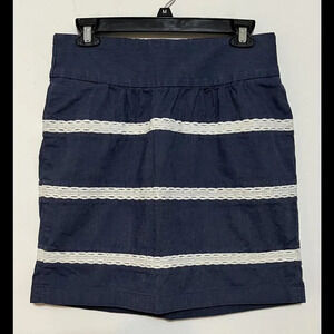 Banana Republic mini skirt Blue White lace stripes Sz 4 R1